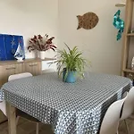 Sp820-021 T2 - 4 Couchages Pierre La Apartment